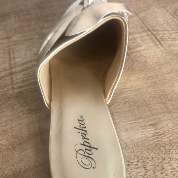 Classic Move Gold Slip On Loafers - Size 8 - Picture 9 of 14